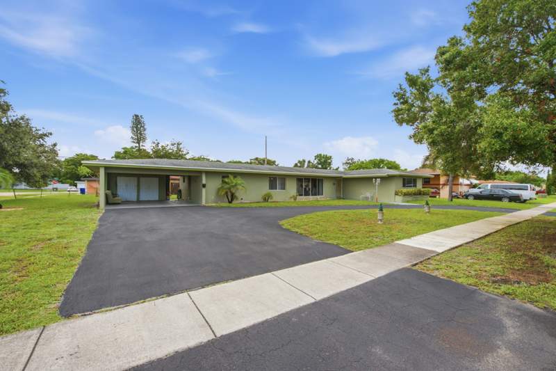 3 bedroom Single Family Residence at 1000 Wyoming Avenue, Melrose Park Sec 7, Fort Lauderdale — photo 5