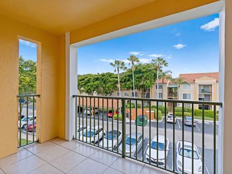 135 Yacht Club Way #305, Hypoluxo FL - photo 10 of 25