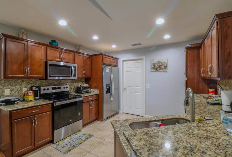 2 bedroom Manufactured Home at 8 Mediterranean Boulevard, Spanish Lakes One Leasehold Estates, Port St. Lucie — photo 2