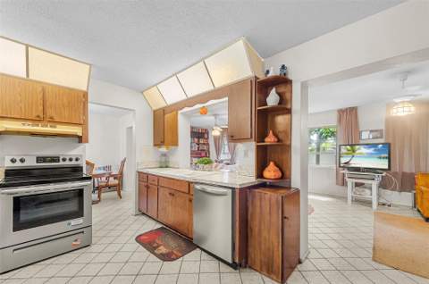 8604 NW 57th Court, Tamarac FL - photo 8 of 20