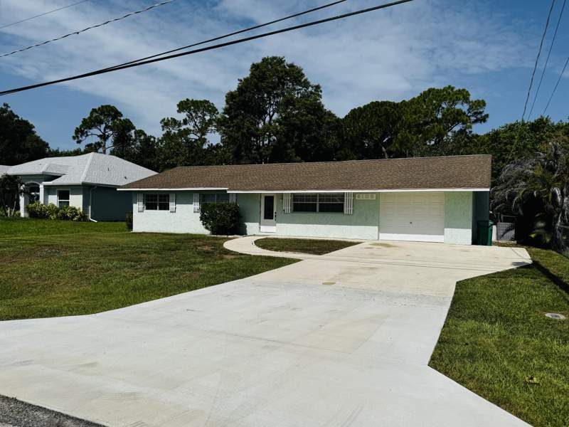 3 bedroom Single Family Residence at 5105 Birch Drive, Indian River Estates Unit 7, Fort Pierce — photo 2
