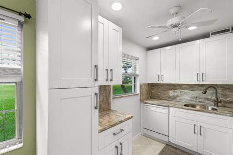 265 Newport R Drive #R, Deerfield Beach FL - photo 8 of 35
