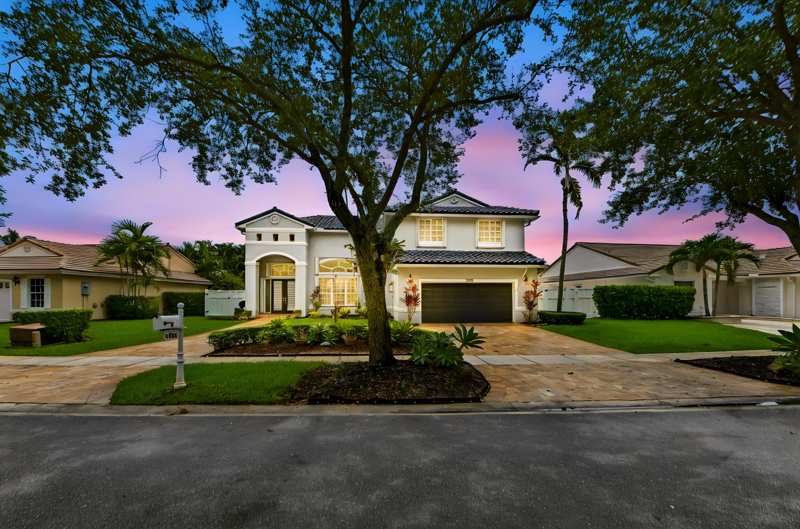 5 bedroom Single Family Residence at 4065 SW 152nd Avenue, Replat Of Country Lakes, Miramar — photo 1