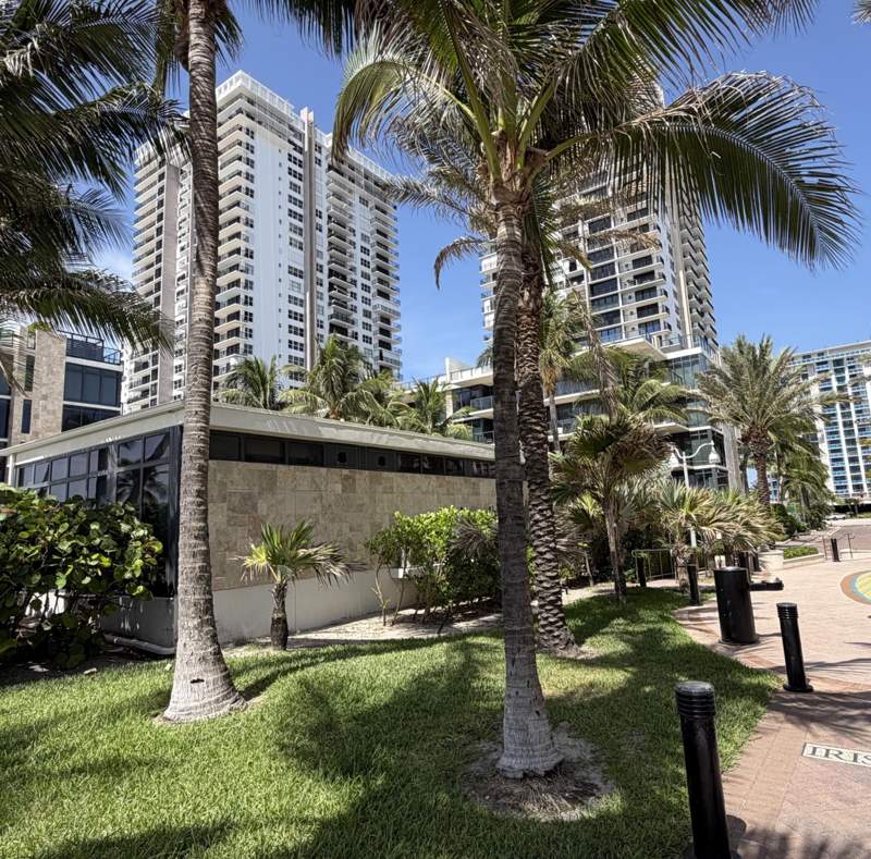 2 bedroom Condominium at 2101 S Ocean Drive #505, Quadomain Tower I And IV Condo, Hollywood — photo 3
