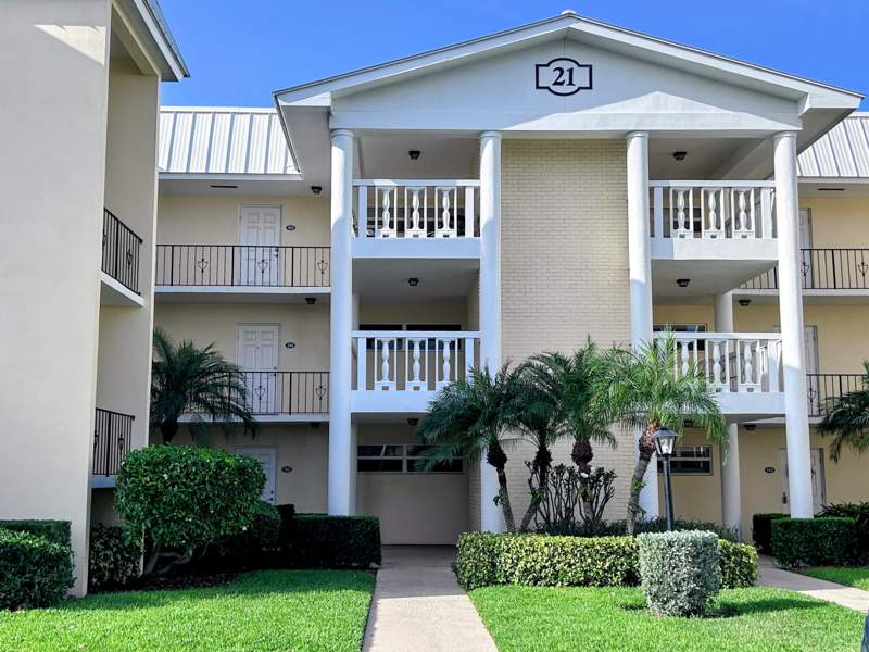 1 bedroom Condominium at 21 Colonial Club Drive #202, Colonial Club , Boynton Beach — photo 3