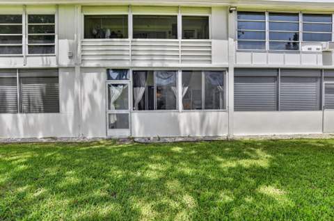 290 Oakridge Q #290, Deerfield Beach FL - photo 12 of 21