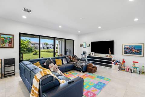 8381 Fishers Island Way, Boca Raton FL - photo 14 of 107
