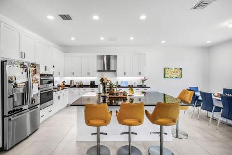 8381 Fishers Island Way, Boca Raton FL - photo 17 of 107