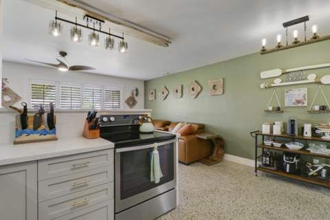 940 Dogwood Road, North Palm Beach FL - photo 18 of 43