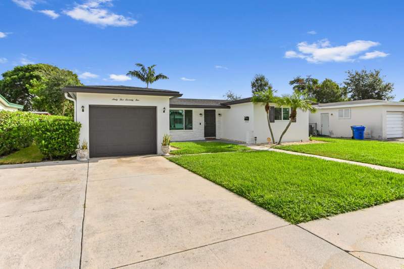 3 bedroom Single Family Residence at 6575 NW 3rd Street, Oriole Margate Sec 1, Margate — photo 2