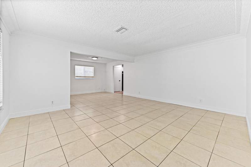 3 bedroom Single Family Residence at 6575 NW 3rd Street, Oriole Margate Sec 1, Margate — photo 4