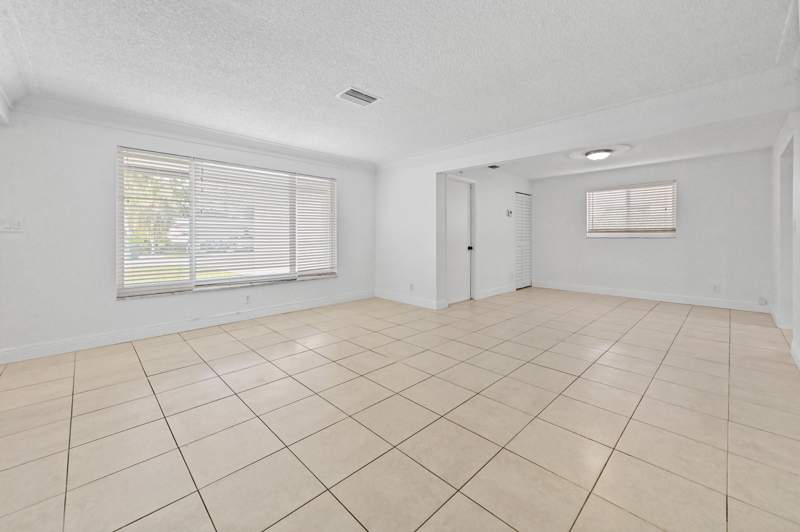 3 bedroom Single Family Residence at 6575 NW 3rd Street, Oriole Margate Sec 1, Margate — photo 3