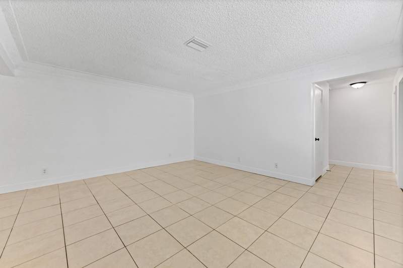 3 bedroom Single Family Residence at 6575 NW 3rd Street, Oriole Margate Sec 1, Margate — photo 5
