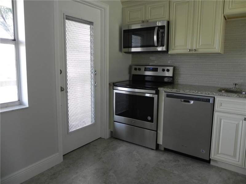 1 bedroom Condominium at 4650 Washington Street #207, Hillcrest Country Club Apts, Hollywood — photo 4