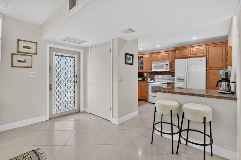 1 bedroom Condominium at 2460 Deer Creek Country Club Boulevard #206-A, The Palms of Deer Creek, Deerfield Beach — photo 3