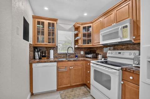 2460 Deer Creek Country Club Boulevard #206-A, Deerfield Beach FL - photo 13 of 32