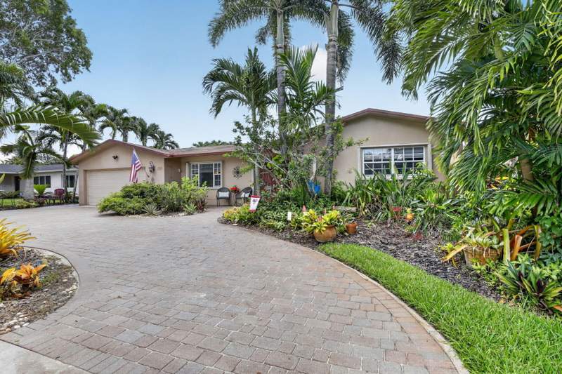 3 bedroom Single Family Residence at 1851 NW 106th Avenue, Pembroke Lakes Sec 1, Pembroke Pines — photo 2