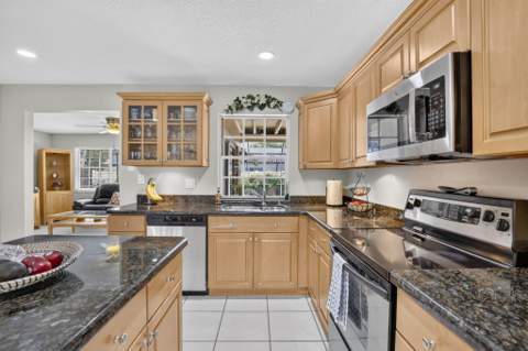 1851 NW 106th Avenue, Pembroke Pines FL - photo 10 of 58
