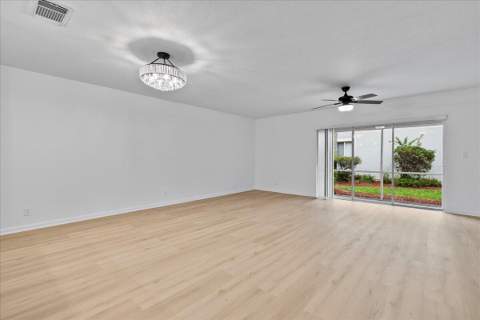 8128 Big Pine Way, Riviera Beach FL - photo 6 of 37