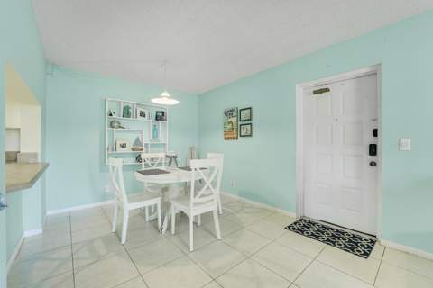 1112 Green Pine Boulevard #G1, West Palm Beach FL - photo 7 of 23