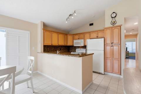 20986 Rustlewood Avenue, Boca Raton FL - photo 10 of 54