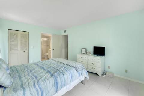 1112 Green Pine Boulevard #G1, West Palm Beach FL - photo 13 of 23