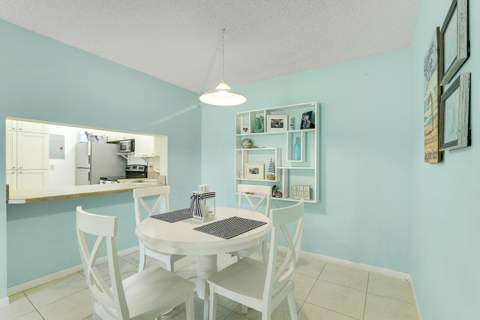 1112 Green Pine Boulevard #G1, West Palm Beach FL - photo 6 of 23