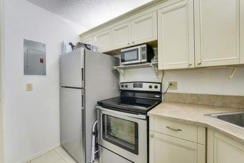 1112 Green Pine Boulevard #G1, West Palm Beach FL - photo 10 of 23