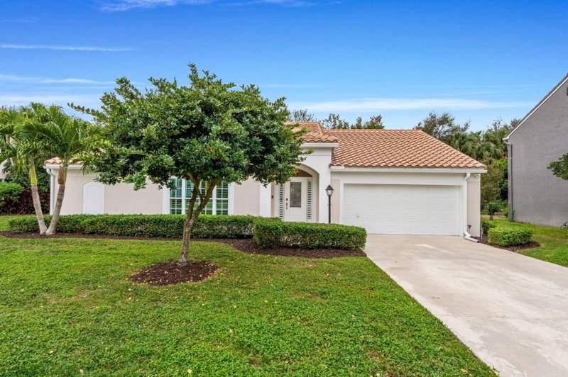 4 bedroom Single Family Residence at 10223 Hunt Club Lane, Gardens Hunt Club, Palm Beach Gardens — photo 2