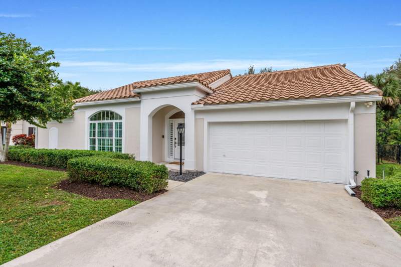 4 bedroom Single Family Residence at 10223 Hunt Club Lane, Gardens Hunt Club, Palm Beach Gardens — photo 3