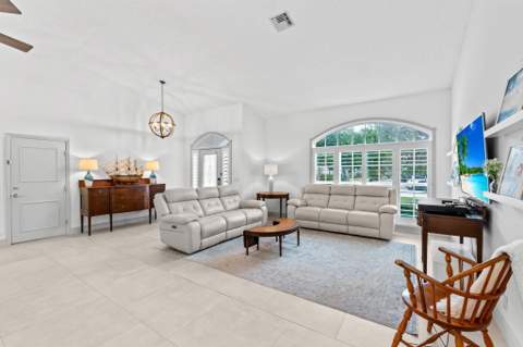 10223 Hunt Club Lane, Palm Beach Gardens FL - photo 10 of 58