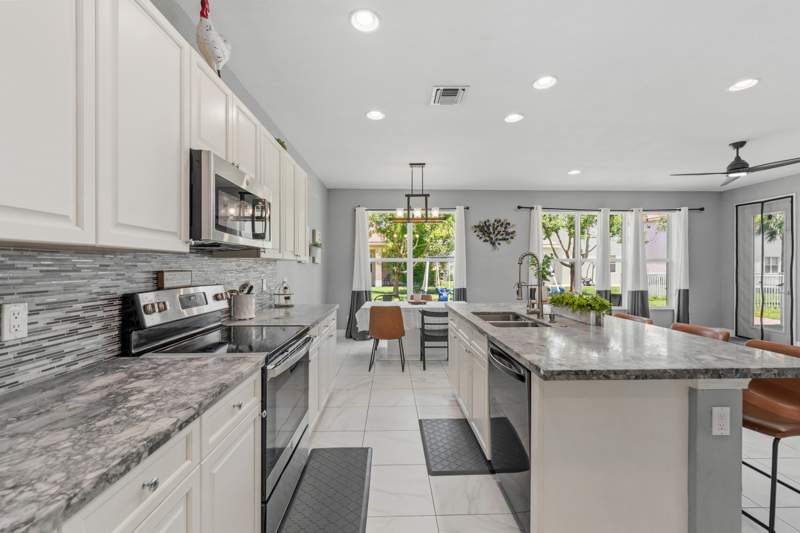 4 bedroom Single Family Residence at 1327 NW Leonardo Circle, Vizcaya Falls Plat 1, Port St. Lucie — photo 2