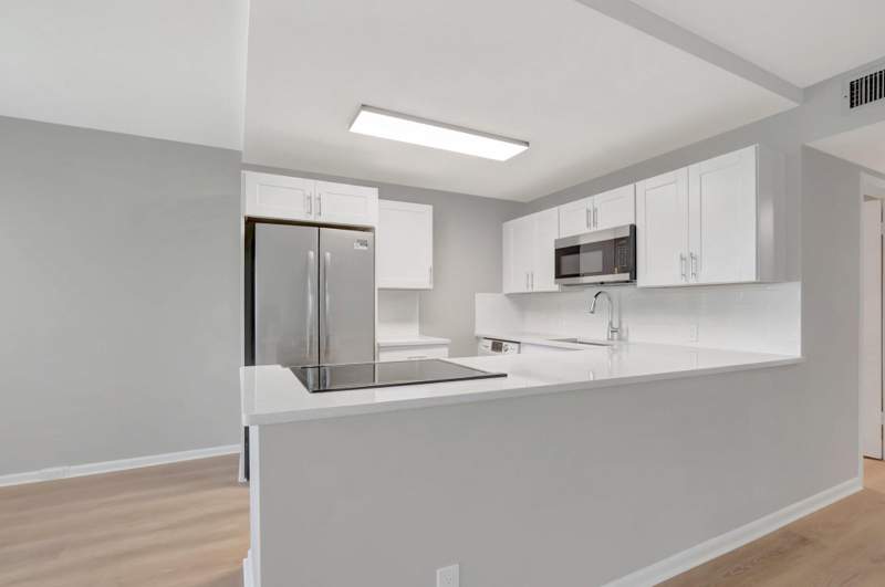 2 bedroom Condominium at 296 Fanshaw H, Century Village, Boca Raton — photo 4