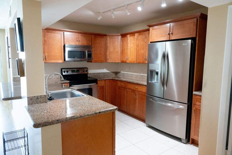 1 bedroom Condominium at 200 Leslie Drive #819, 200 Leslie Condo, Hallandale Beach — photo 2
