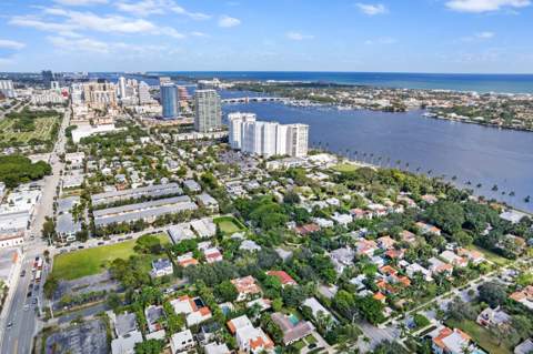 308 Barcelona Road, West Palm Beach FL - photo 13 of 61