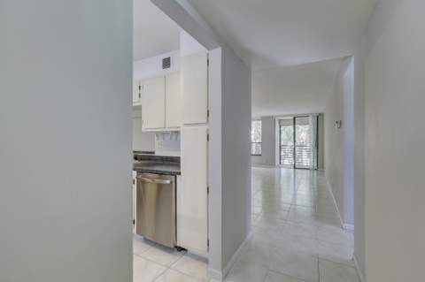 6751 N University Drive #302, Tamarac FL - photo 6 of 44