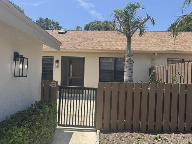 2084 SW SILVER PINE Way #122-B