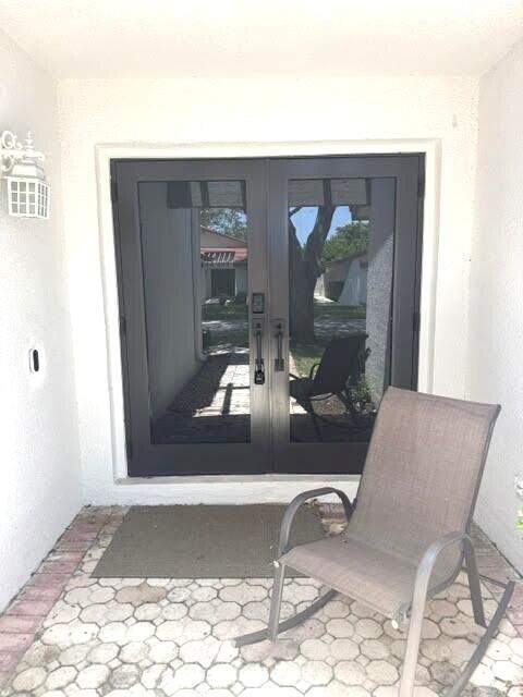627 Hollows Circle, Deerfield Beach FL - photo 9 of 52