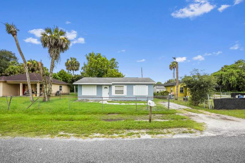 2 bedroom Single Family Residence at 2313 N 44th Street, Harmony Heights, Fort Pierce — photo 3