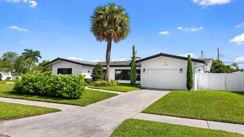3 bedroom Single Family Residence at 1099 SW 12th Street, Boca Raton Square Unit 8, Boca Raton — photo 2