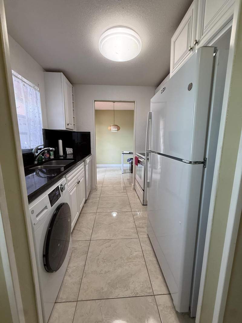 2 bedroom Condominium at 22 Golfs Edge #B, Golfs Edge Condos A Thru G, West Palm Beach — photo 3