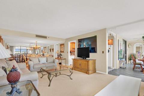 1648 Jupiter Cove Drive #214, Jupiter FL - photo 14 of 40