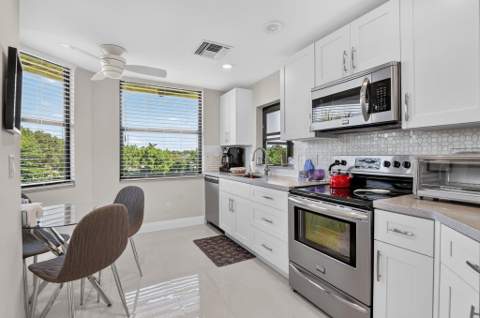 7535 La Paz Boulevard #306, Boca Raton FL - photo 12 of 37