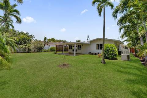 1745 NE 36th Street, Oakland Park FL - photo 8 of 44