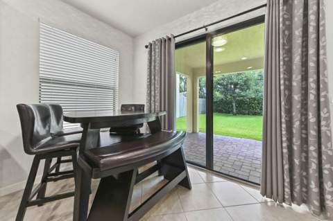 8899 Willow Cove Lane, Lake Worth FL - photo 12 of 35