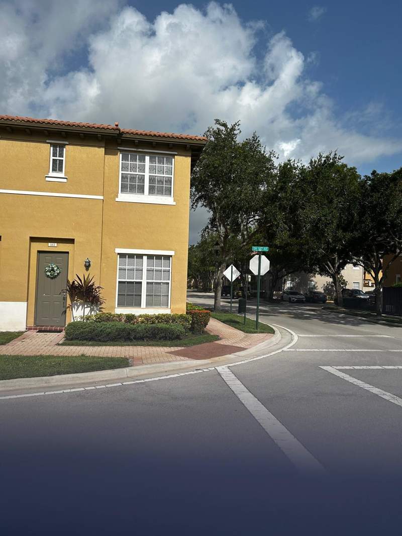 3 bedroom Townhouse at 502 SW 147th Avenue, Meadow Pines, Pembroke Pines — photo 5