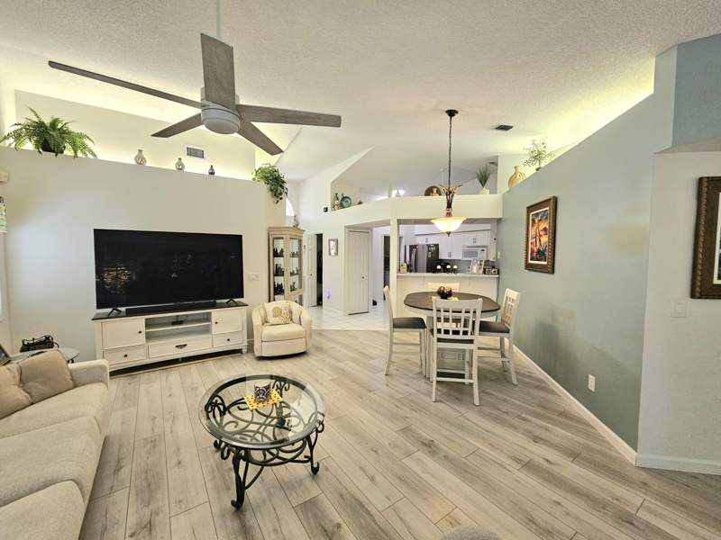 2 bedroom Villa at 4233 SE Home Way, Gardens Of St Lucie, Port St. Lucie — photo 3