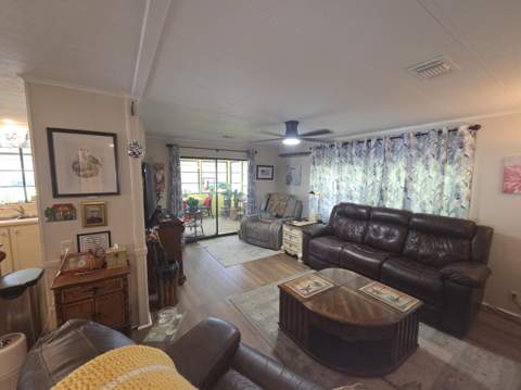 8020 SE Shenandoah Drive, Hobe Sound FL - photo 7 of 26