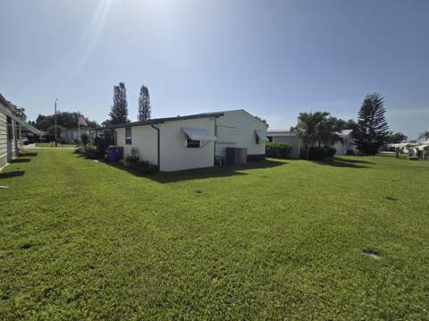 8020 SE Shenandoah Drive, Hobe Sound FL - photo 20 of 26