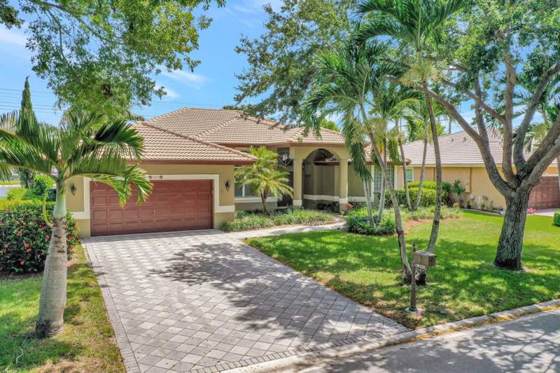 4 bedroom Single Family Residence at 6420 NW 41st Street, Estates At Turtle Run, Coral Springs — photo 5